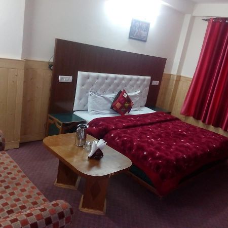 Gautam Hotel & Cottage มะนาลี ภายนอก รูปภาพ
