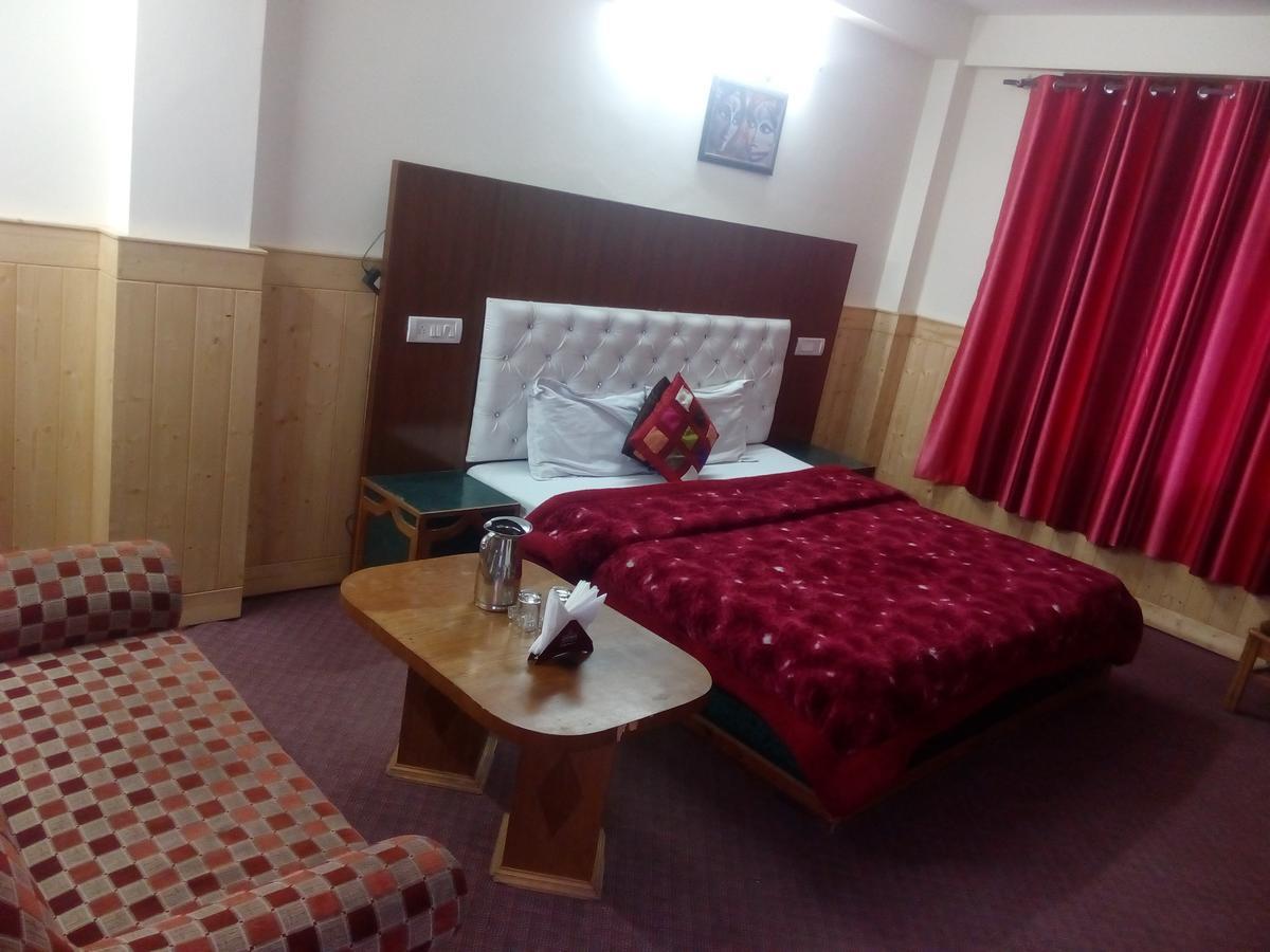 Gautam Hotel & Cottage มะนาลี ภายนอก รูปภาพ