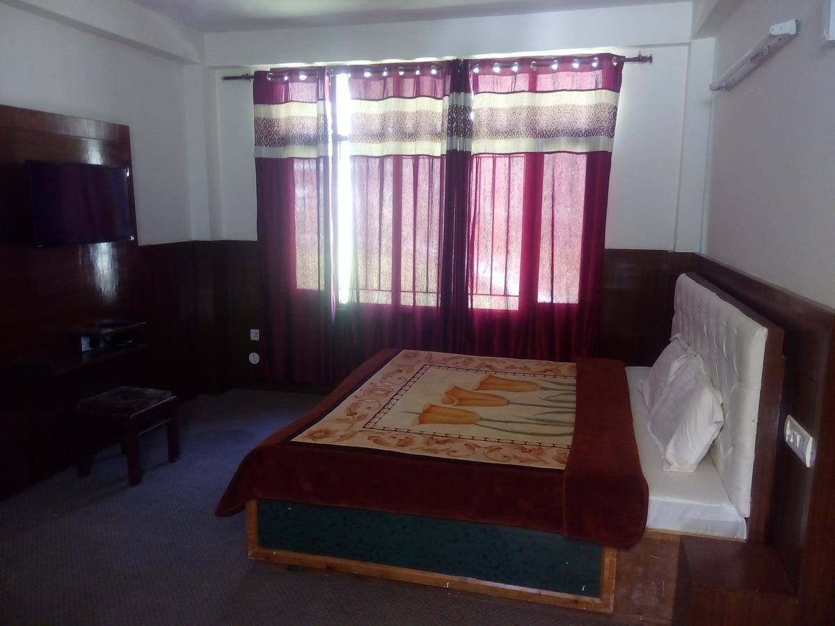 Gautam Hotel & Cottage มะนาลี ภายนอก รูปภาพ
